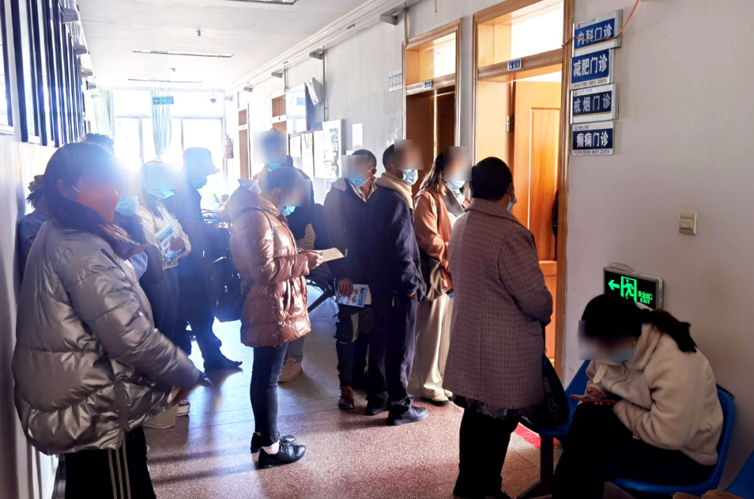 【保山安利醫(yī)院】腫瘤科張穎東主任赴施甸縣人民醫(yī)院開展腫瘤?？谱\、查房
